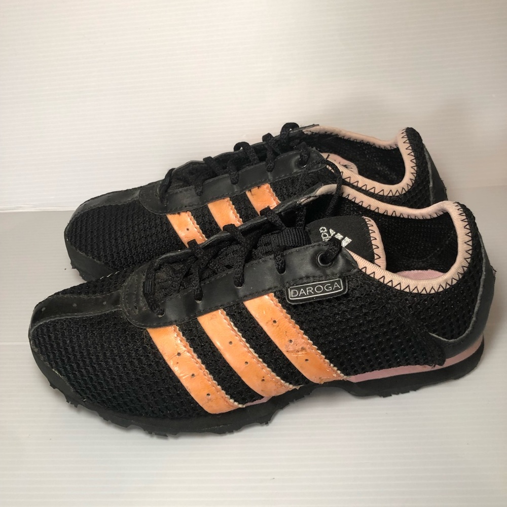 Adidas women’s girls sneakers sz 6.5 Daroga black